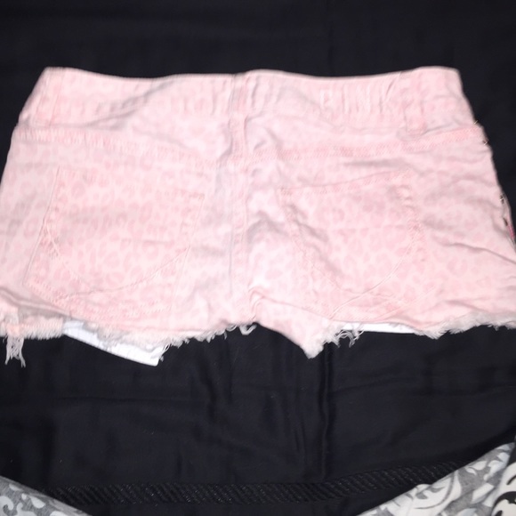 Vs shorts - Picture 2 of 4