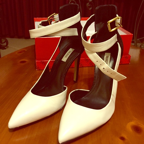 Guess Ambelu Pumps Ivory/Black