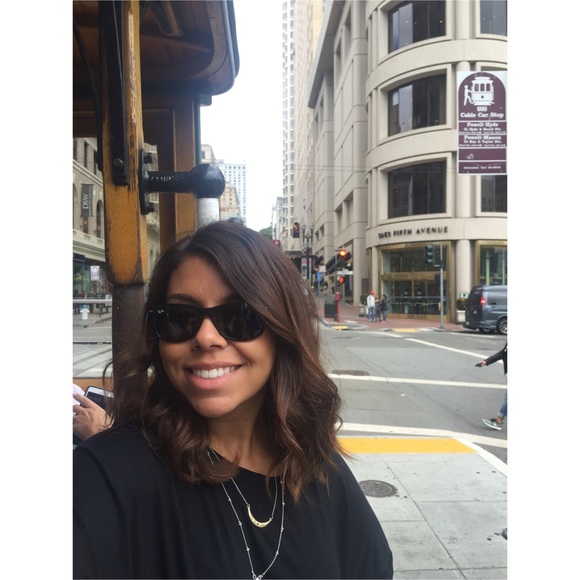 Meet your Posher, Abigail - Picture 1 of 1