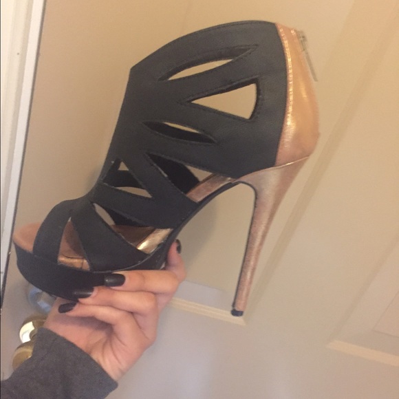 Heels - Picture 2 of 4