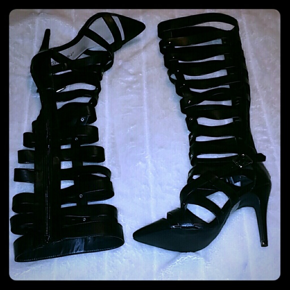 Breckelles Shoes - So sexy cage knee high gladiator heels!