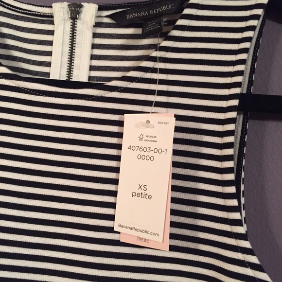 BR Striped Cropped Tank - Picture 2 of 4