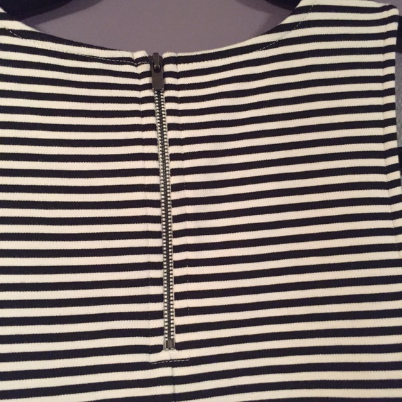 BR Striped Cropped Tank - Picture 4 of 4