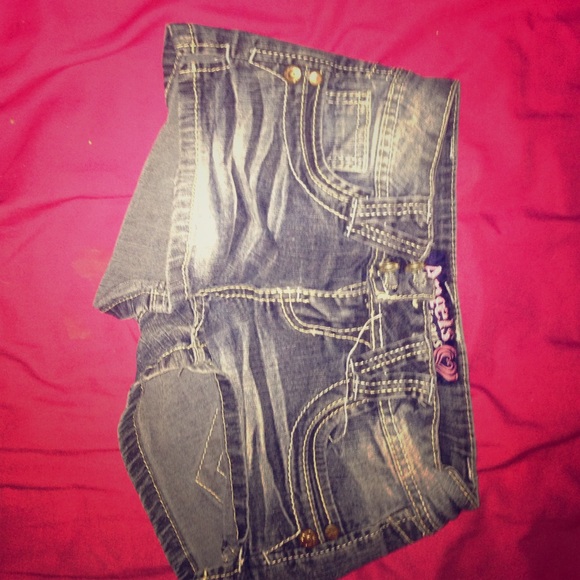 Angle shorts