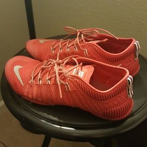 Womens free 1.0 cross bionic Red size 7