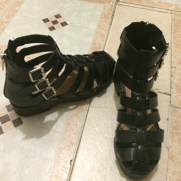 Black gladiator shoes - Picture 2 of 4