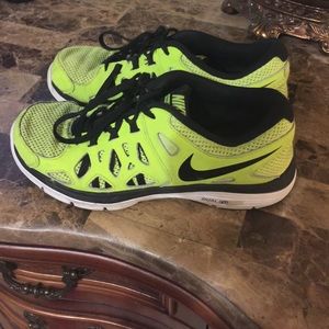 Nike shoes boys size 6