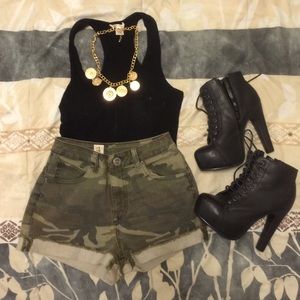 Volcom high waisted army shorts