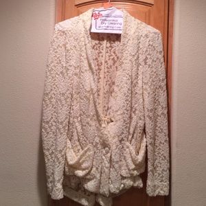 FREE PEOPLE LACE BLAZER ✨