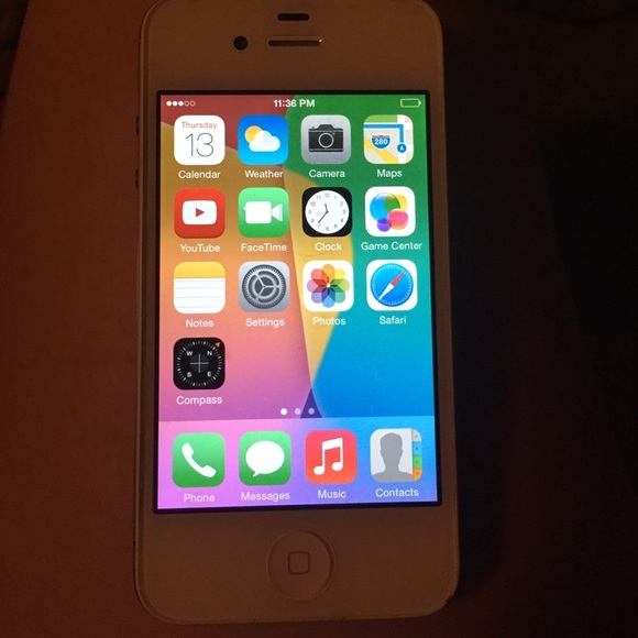 Two iPhone 4s - Picture 3 of 3