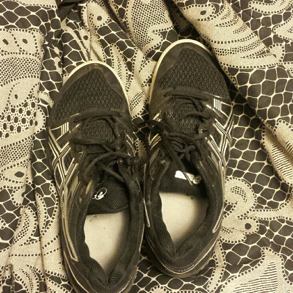 Volleyball shoes
