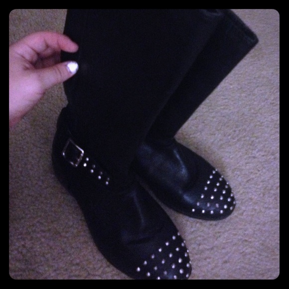studded black boots - Picture 1 of 4
