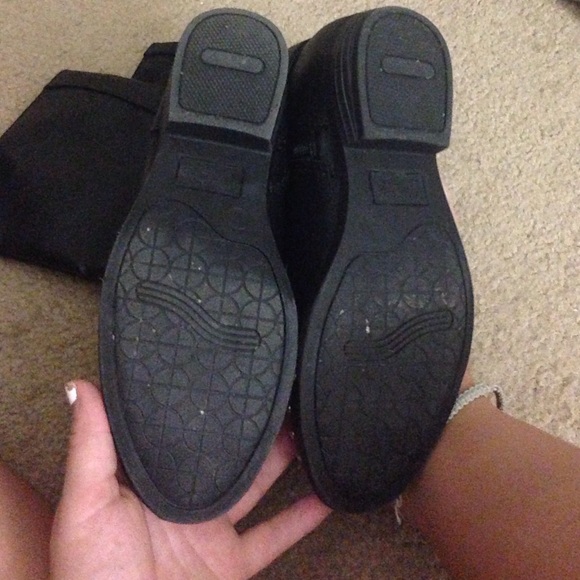 studded black boots - Picture 4 of 4