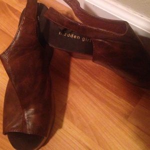 Brown wedge heel , 4-5 inch heel