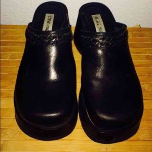 Rare Black Steve Madden Vintage Clogs / Mules