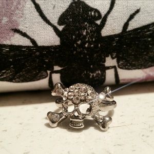 Skull ring