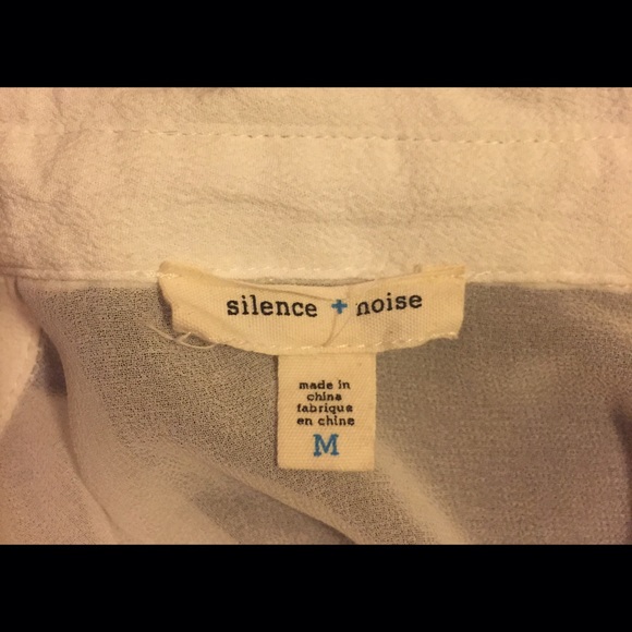 Urban Outfitters White Sheer Back Button Down NWOT - Picture 4 of 4