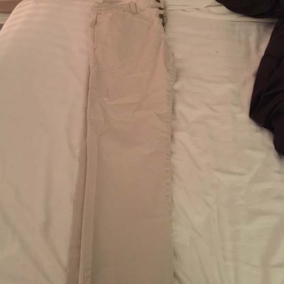 Hollister mens size 32x32 khaki pants.