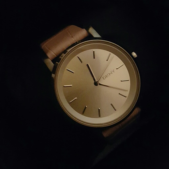 Watch - Picture 2 of 3