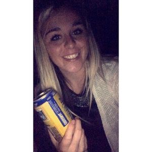 Meet your Posher, Corie