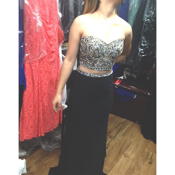 Dresses & Skirts - Prom Dress size XS top and bottom piece