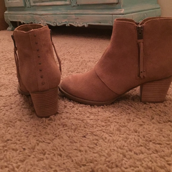American eagle booties never worn!!