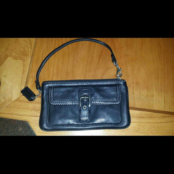 Like new Coach wristlet - Picture 1 of 4