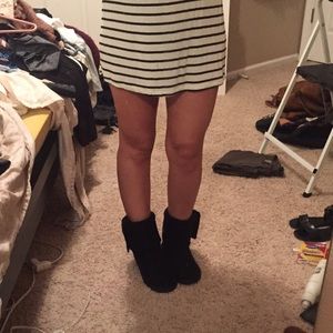 Black knit ugg boots