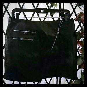 🔖Clearance🔖New Black Faux Leather Mini Skirt