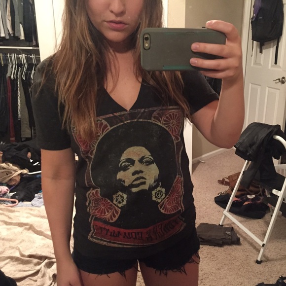 Obey v neck