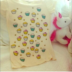 NWOT Forever 21 cupcake colorful print t-shirt