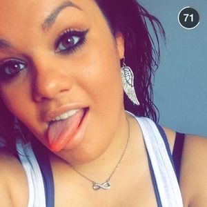 Meet your Posher, Desiree