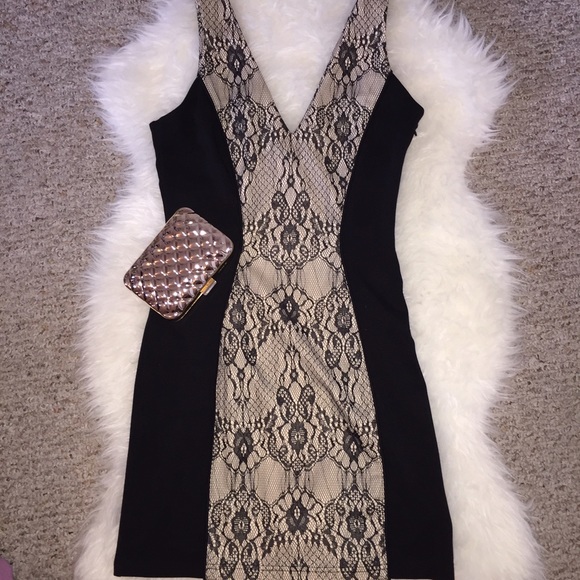 ON SALE🎉Black and nude lace dress!😍