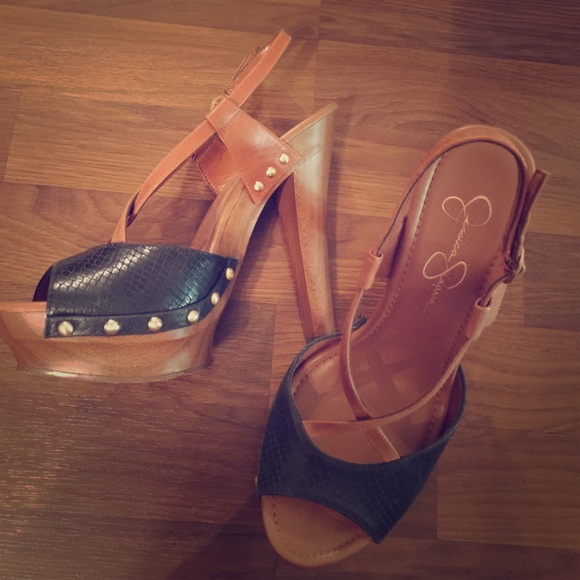 Jessica Simpson heels