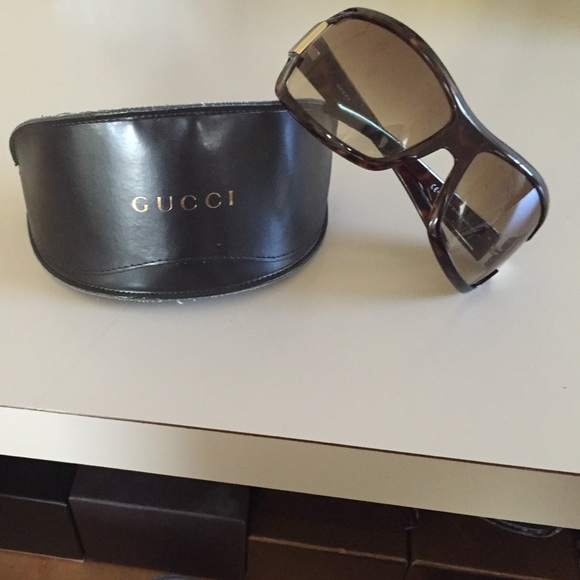 Authentic Gucci Sunglasses - Picture 4 of 4