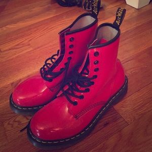 Red dr. Martens