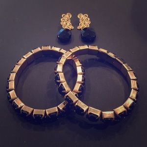 Set of earring and bracelets