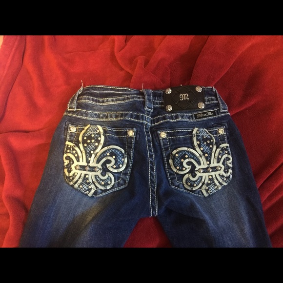 Miss Me Capris - Picture 2 of 2