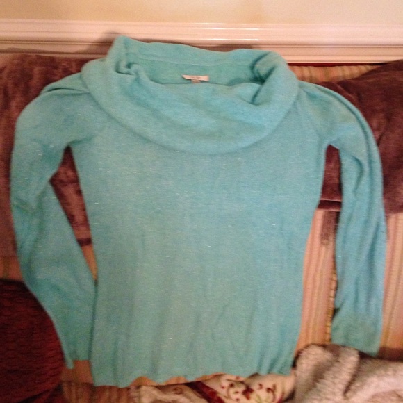 Cache cowl neck sweater