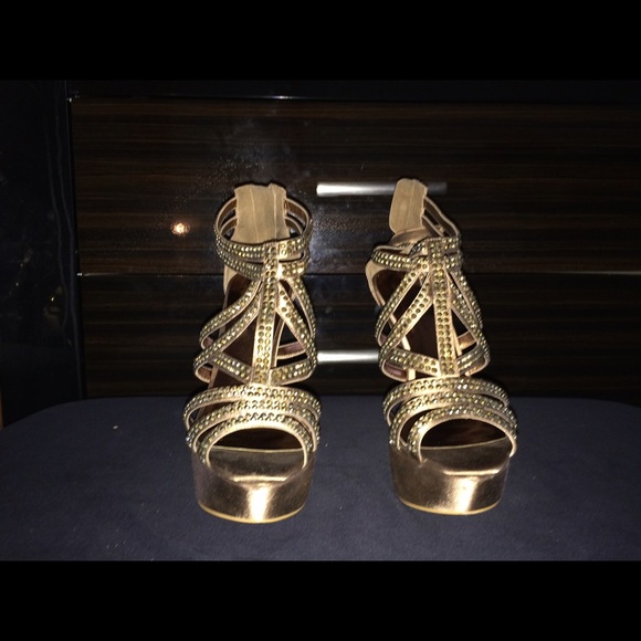 High heels - Picture 3 of 3