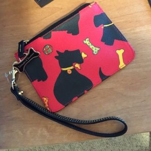 Dooney and bourke wristlet