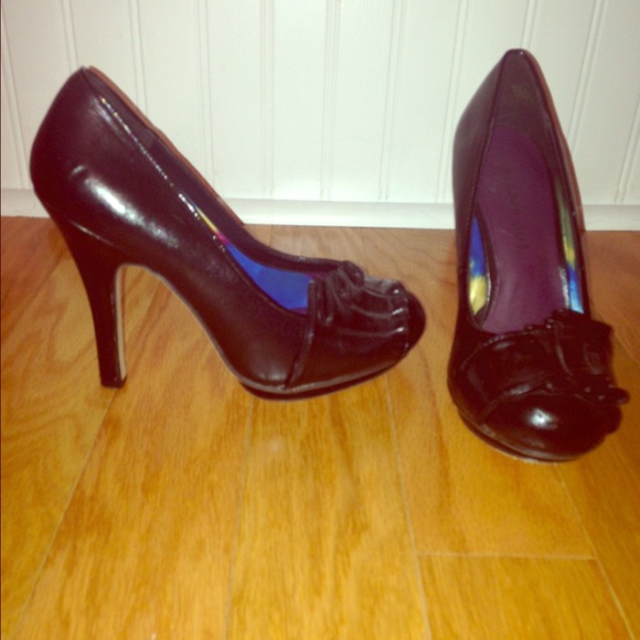 Black Steve Madden heels