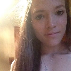 Meet your Posher, Courtney