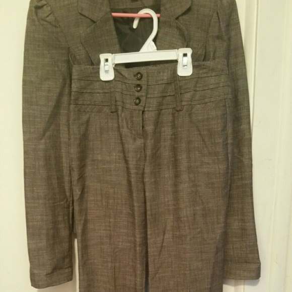 Pant suite - Picture 2 of 3