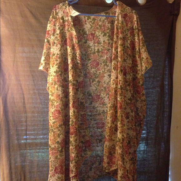Brandy Melville Alexis Kimono NWT