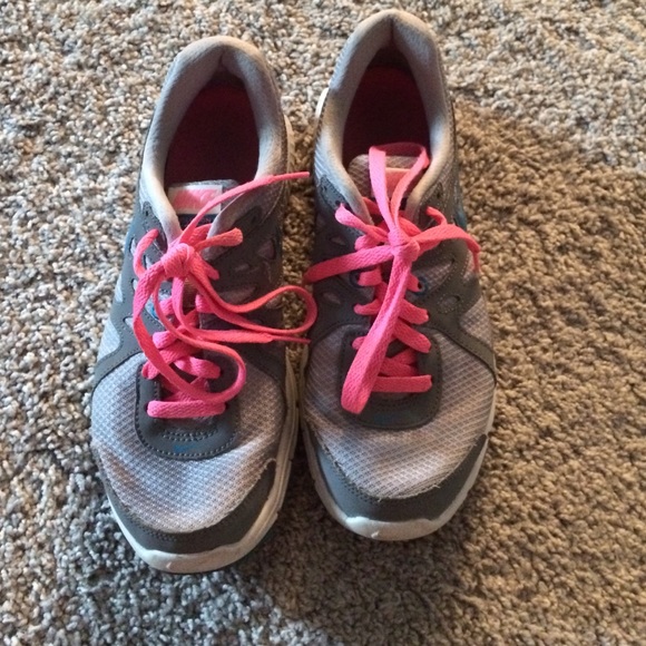 Nike Revolution 2 - Picture 2 of 4