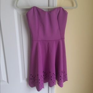 Trendy sleeveless purple dress with cutouts