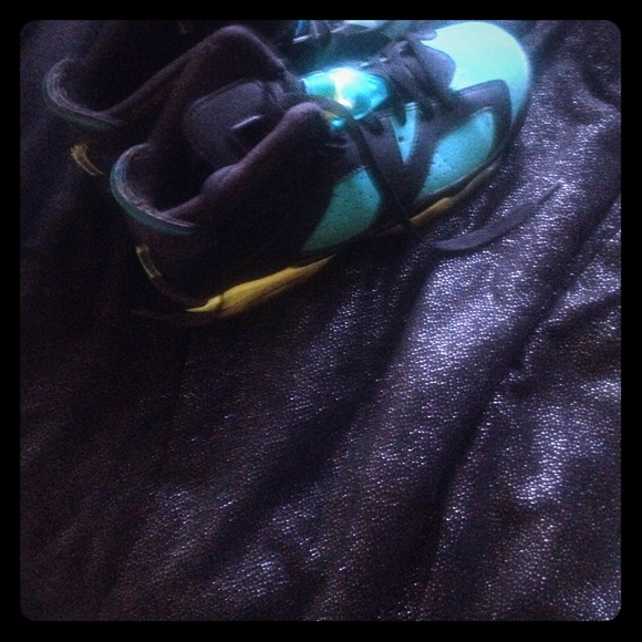 Selling size 6 in GS n size 2.5 n Y