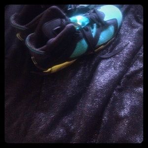 Selling size 6 in GS n size 2.5 n Y