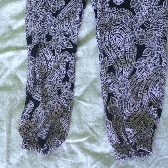 Paisley Sweats - Picture 2 of 3